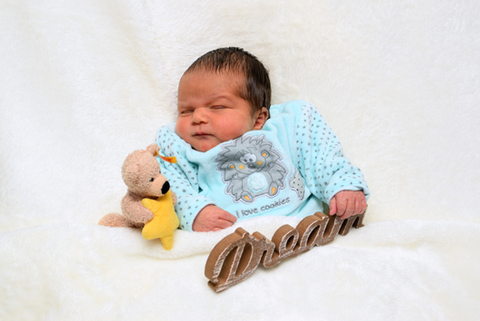 Elyas 